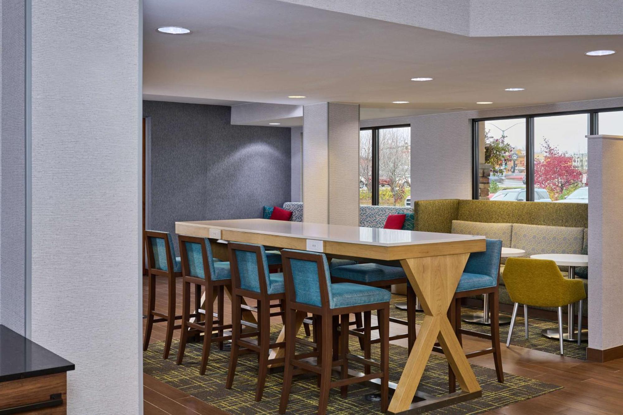 Hampton Inn Anchorage Exterior photo