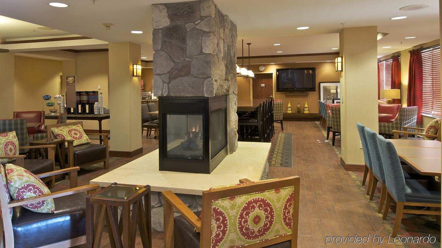 Hampton Inn Anchorage Restaurant photo