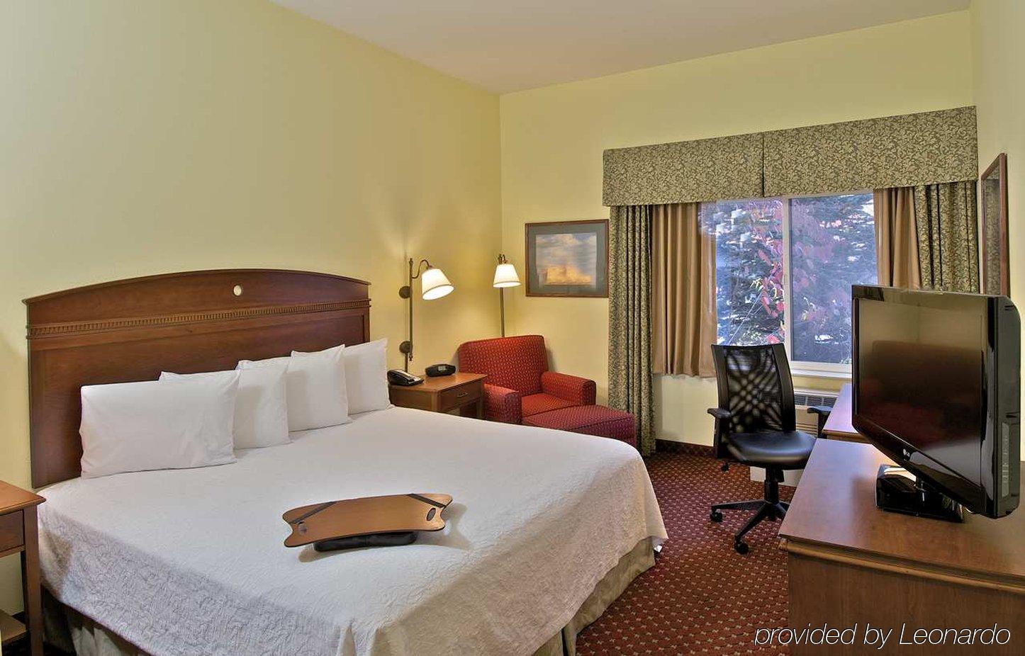 Hampton Inn Anchorage Room photo