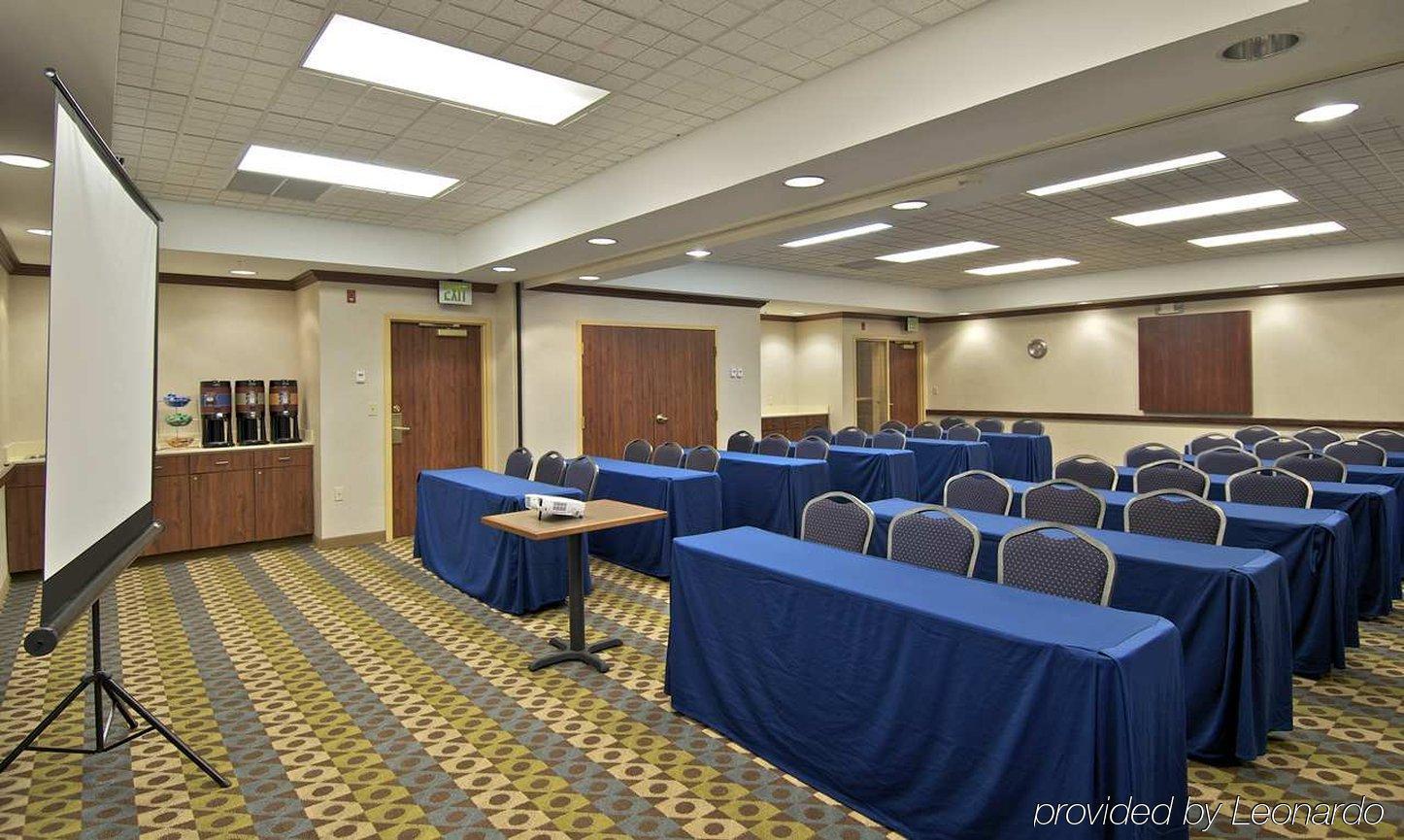 Hampton Inn Anchorage Business photo